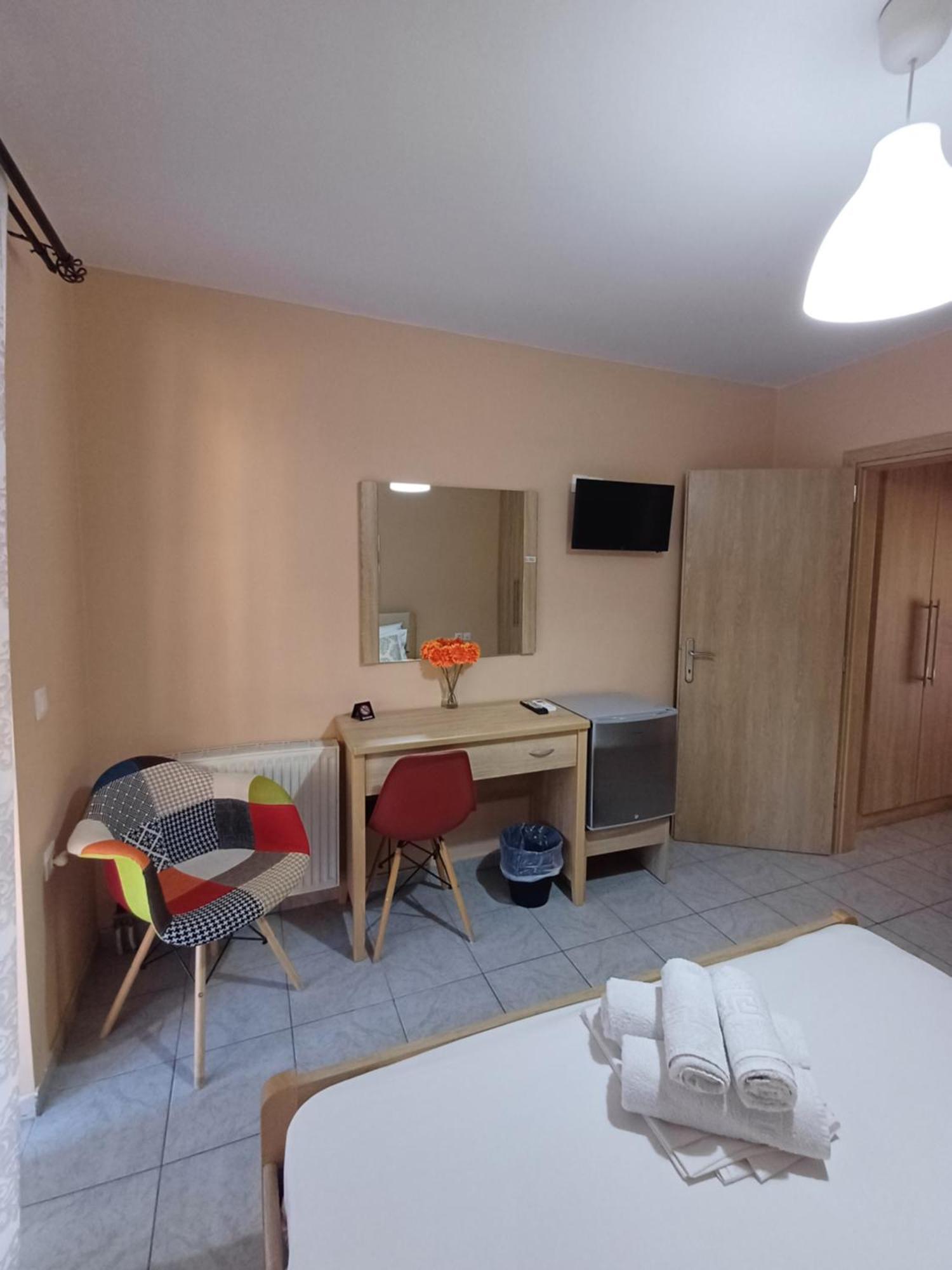 Nini's House 1 *